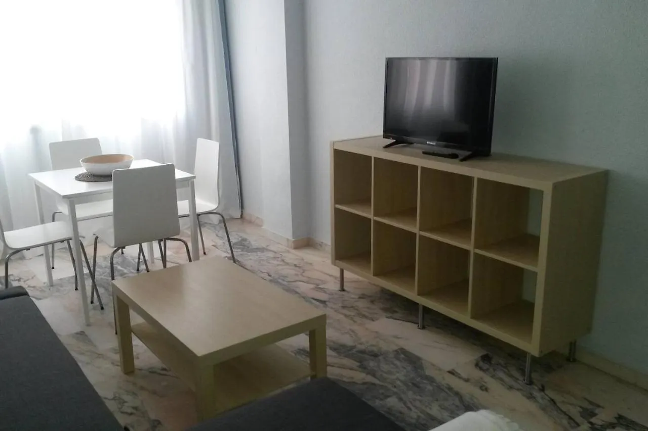 Hotel Apartamento Wifi,Parking Y Piscina En Frente Fibes Sevilla Apartment